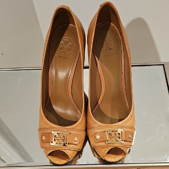 Tory Burch Tan Wedge Heels - Picture 2 of 5